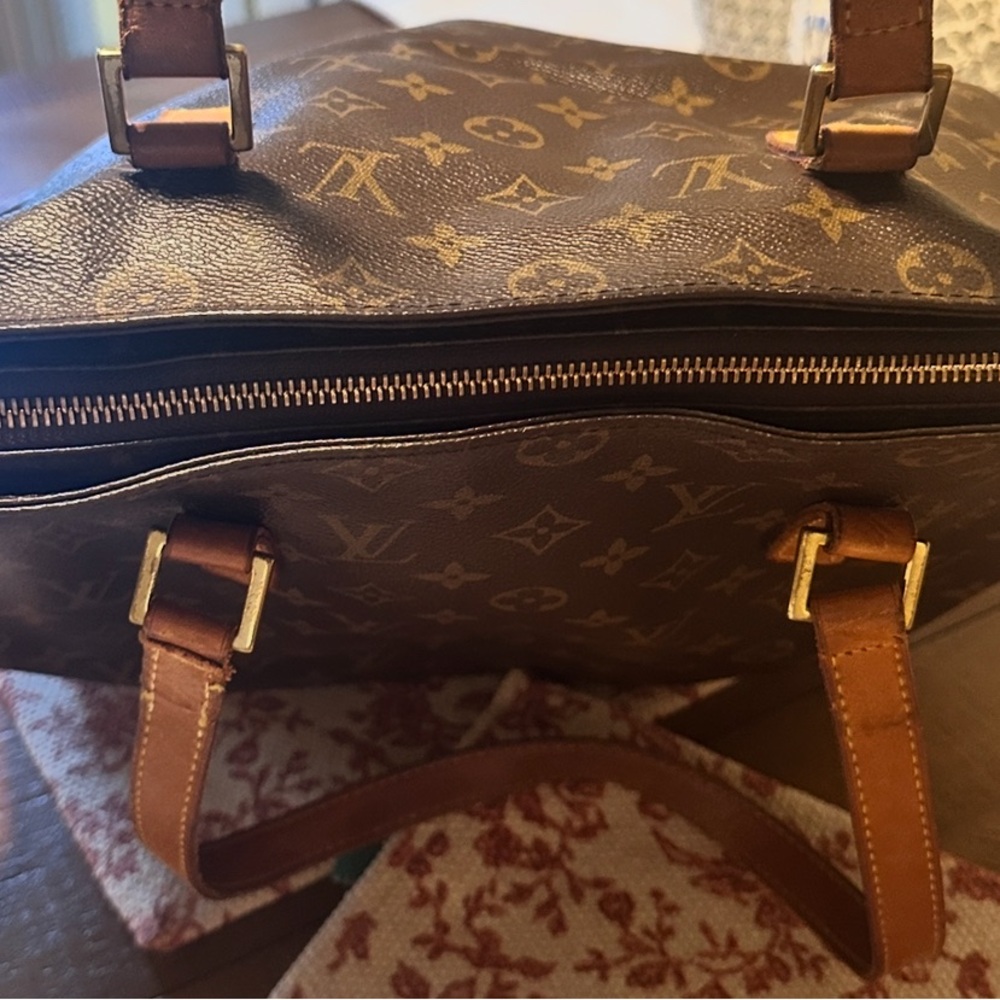 Louis Vuitton Monogram Cabas Mezzo.